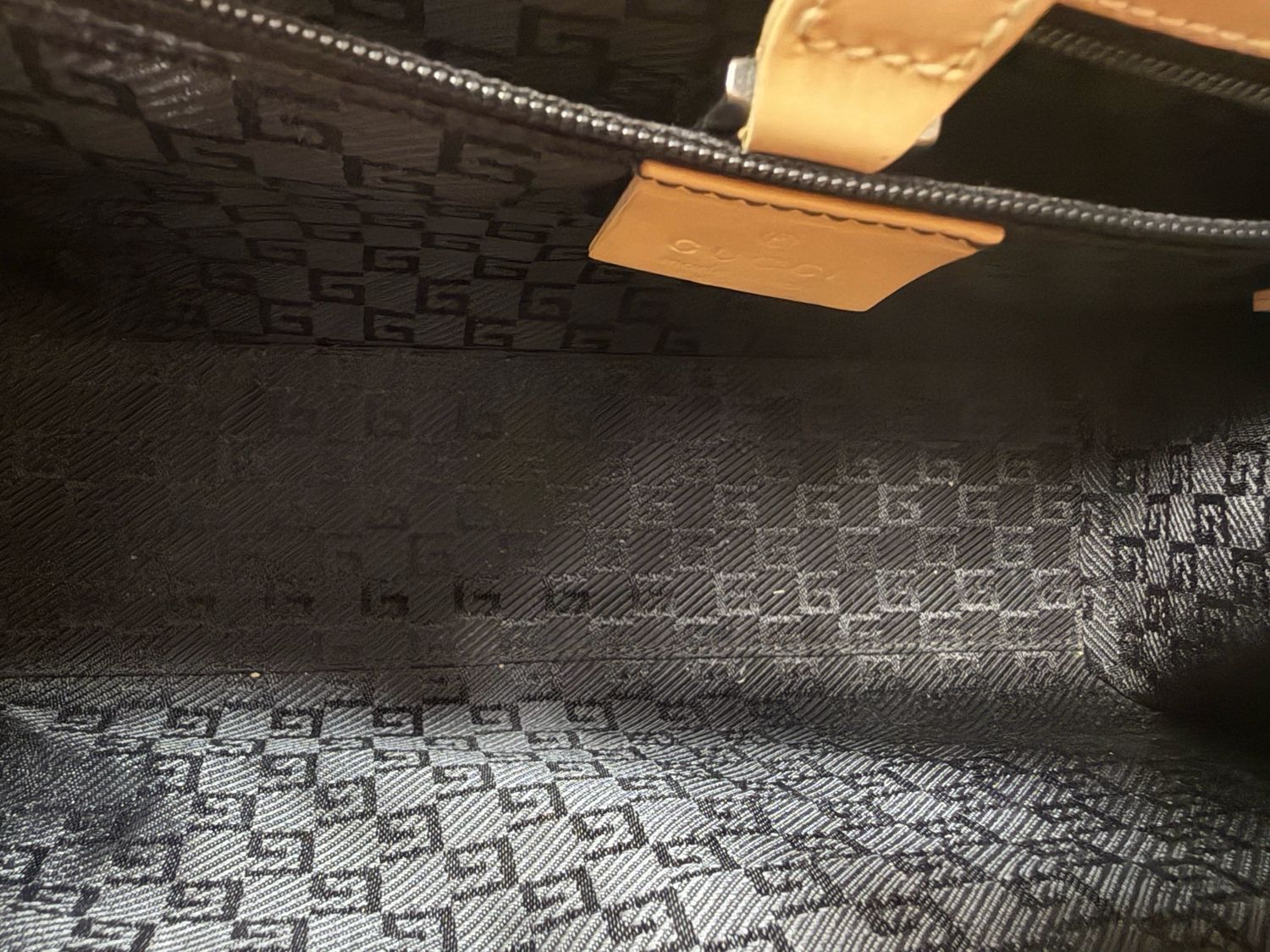 Gucci Jackie Bardot Piston Lock Tote in Nude