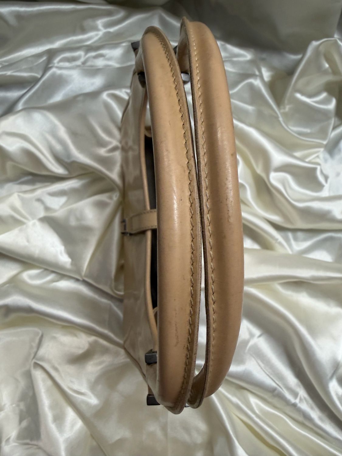 Gucci Jackie Bardot Piston Lock Tote in Nude