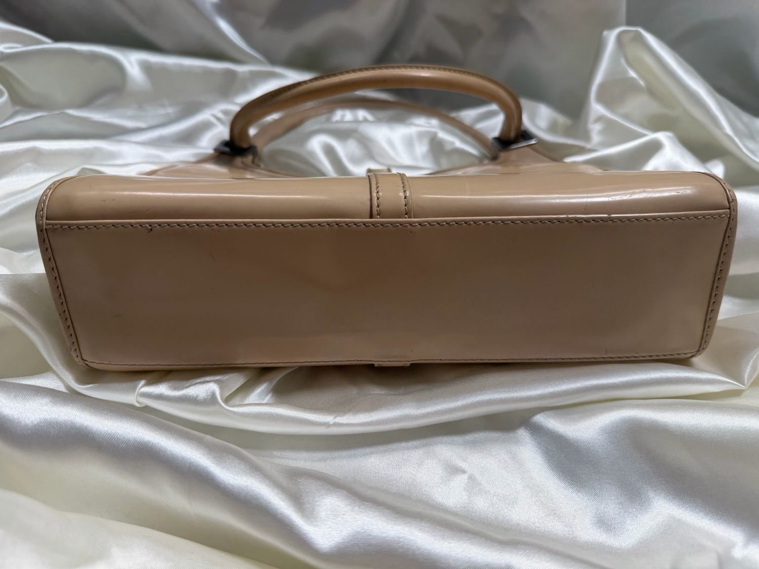 Gucci Jackie Bardot Piston Lock Tote in Nude