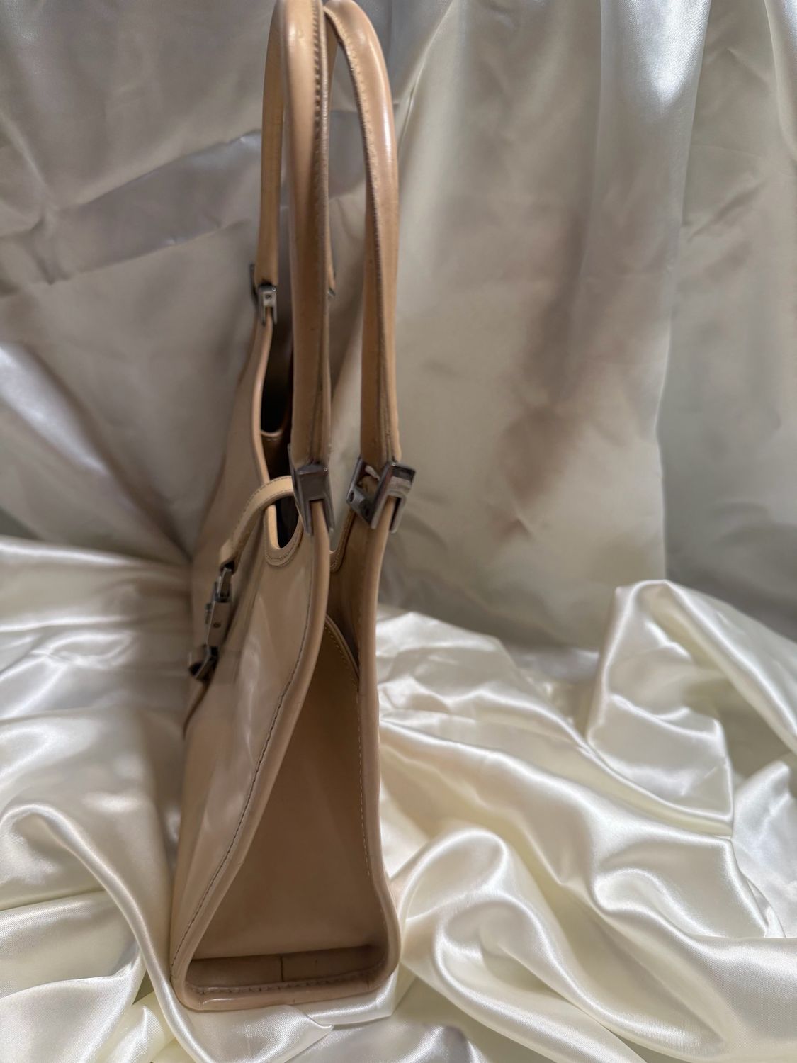 Gucci Jackie Bardot Piston Lock Tote in Nude