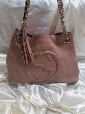 Gucci Pebbled Leather Soho Calfskin Chain Tote in Blush