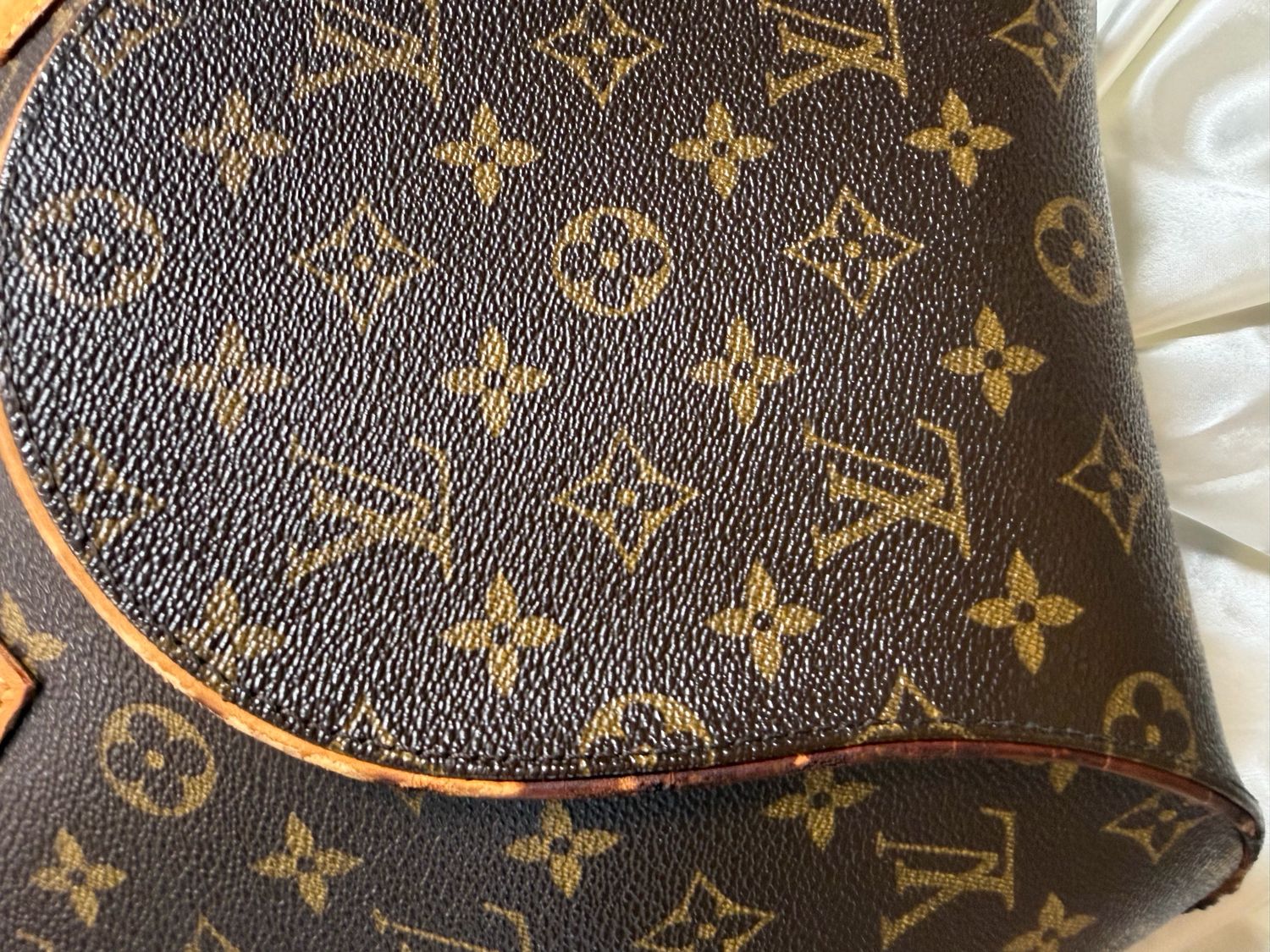 Louis Vuitton Monogram Ellipse Mm Top Handle