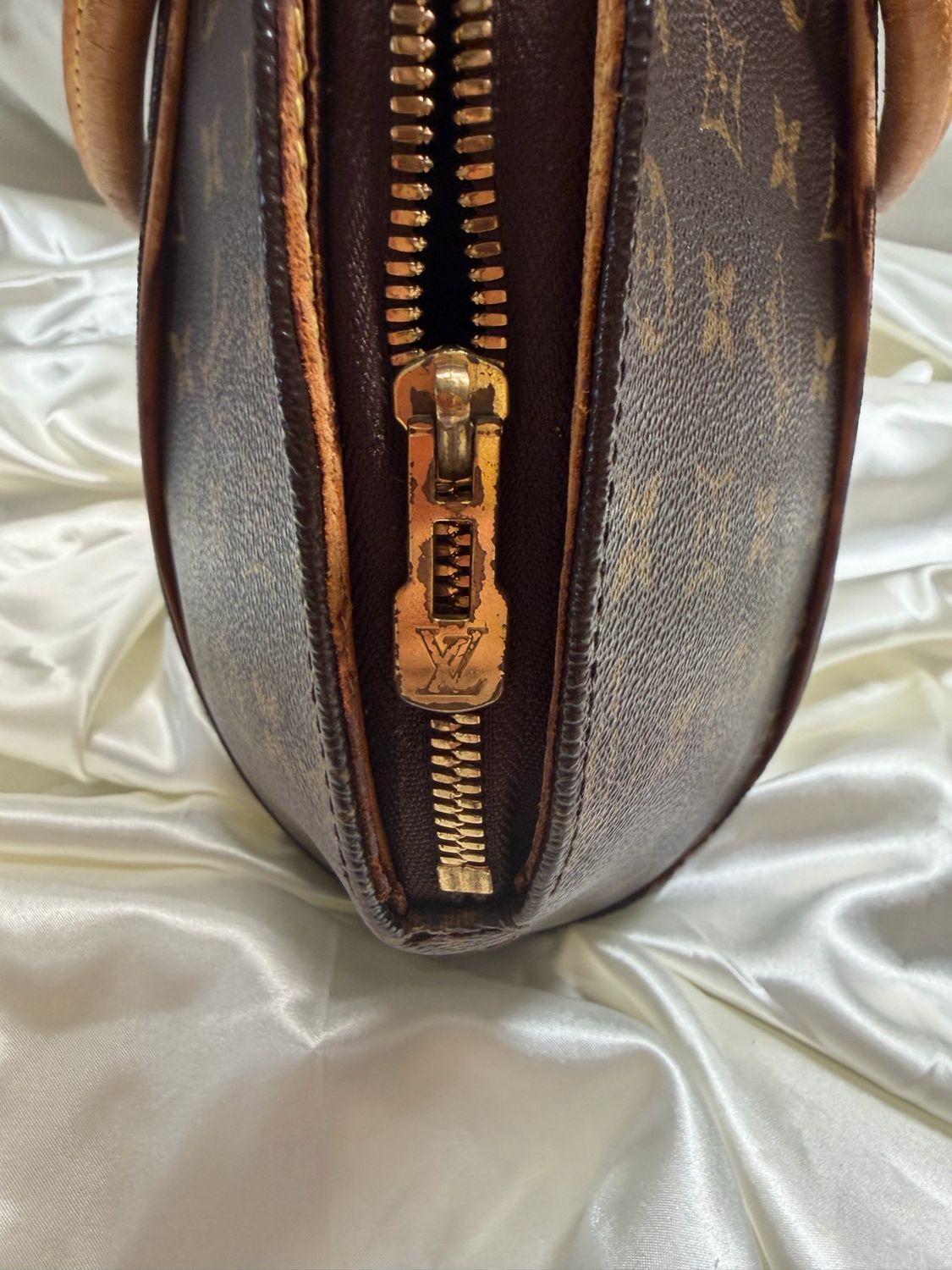 Louis Vuitton Monogram Ellipse Mm Top Handle