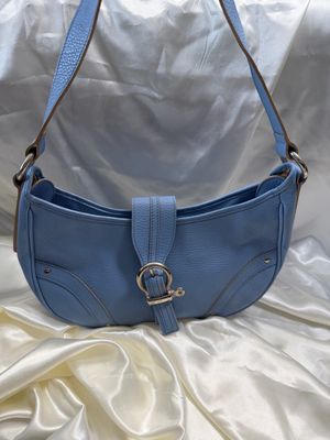 Burberry Pebbled Leather Hobo Shoulder Flap in Blue