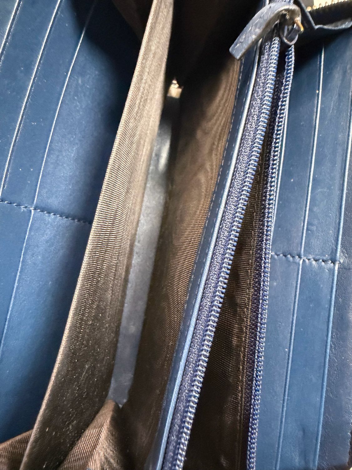 Gucci Marmont Quilted Zip Around Blue Agata Hibiscus Red