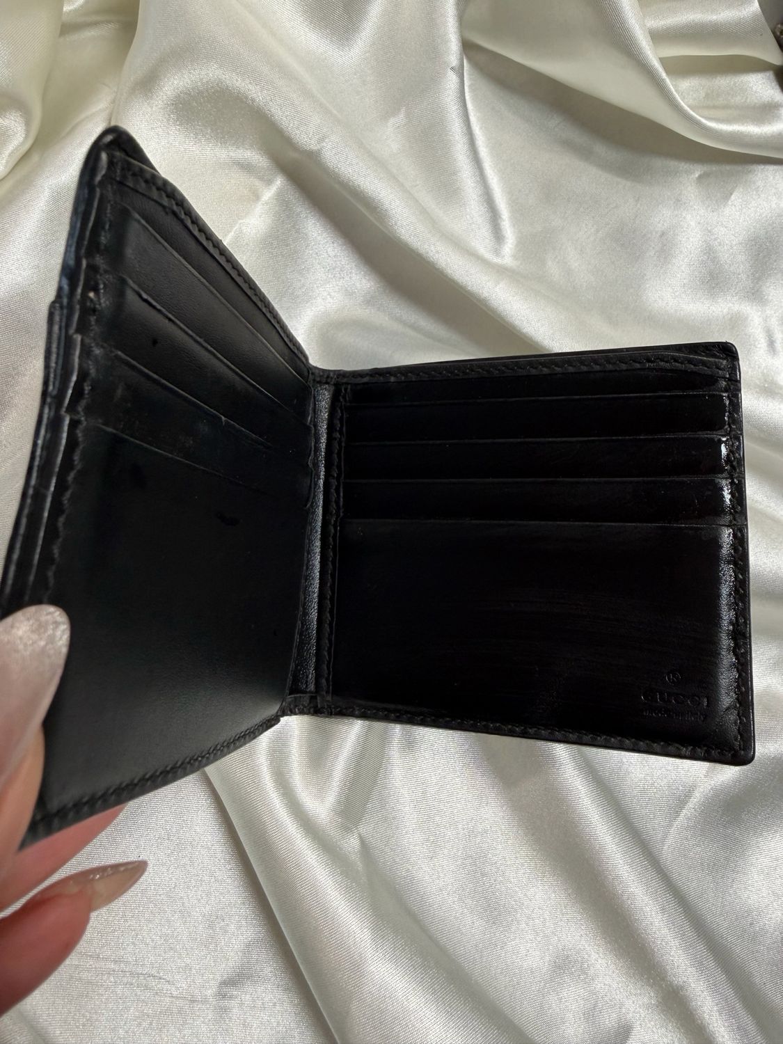 Gucci Monogram Supreme Mens Bifold Flap Wallet