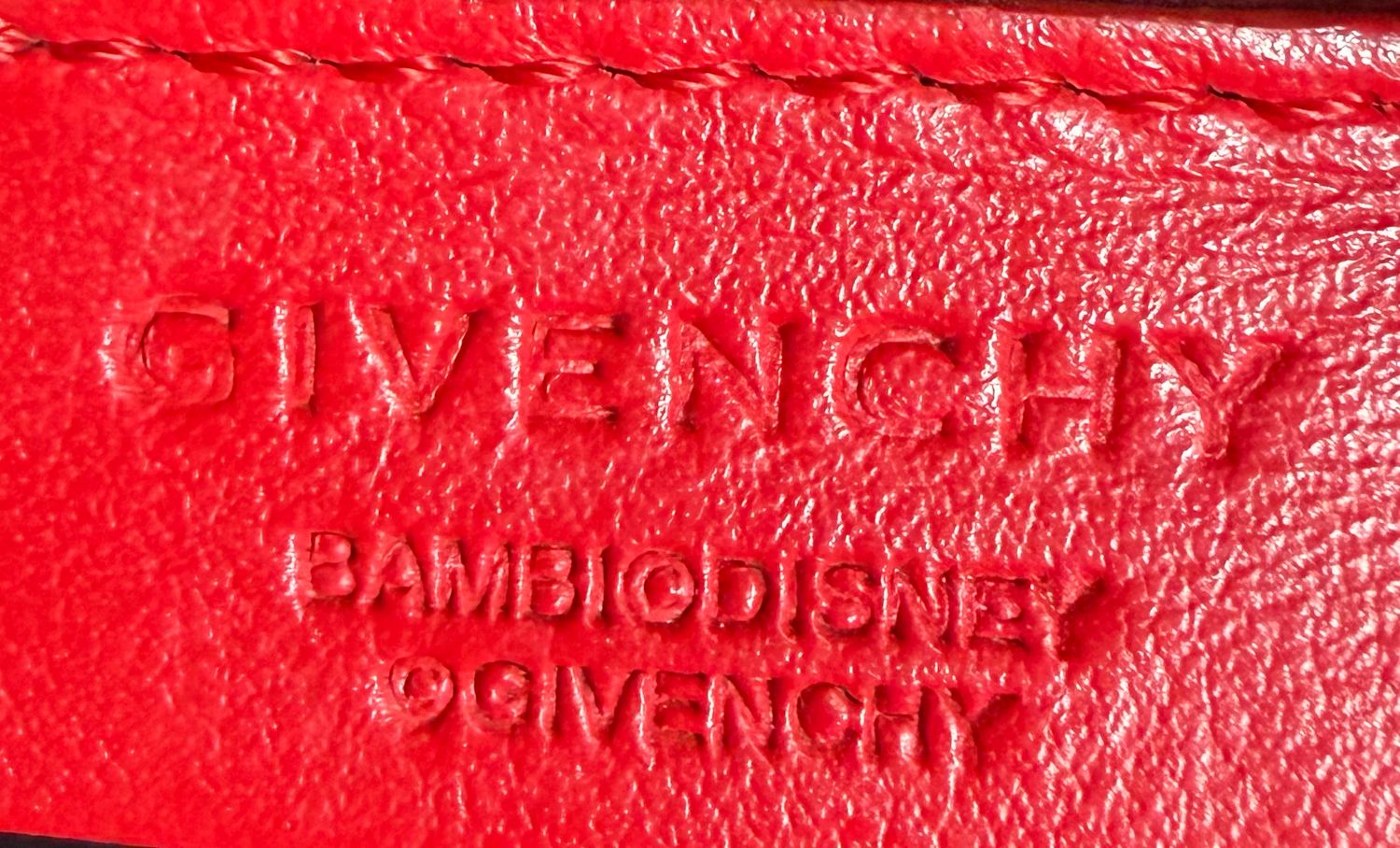 Givenchy Antigona Clutch Flat Zipper Bambi in Red