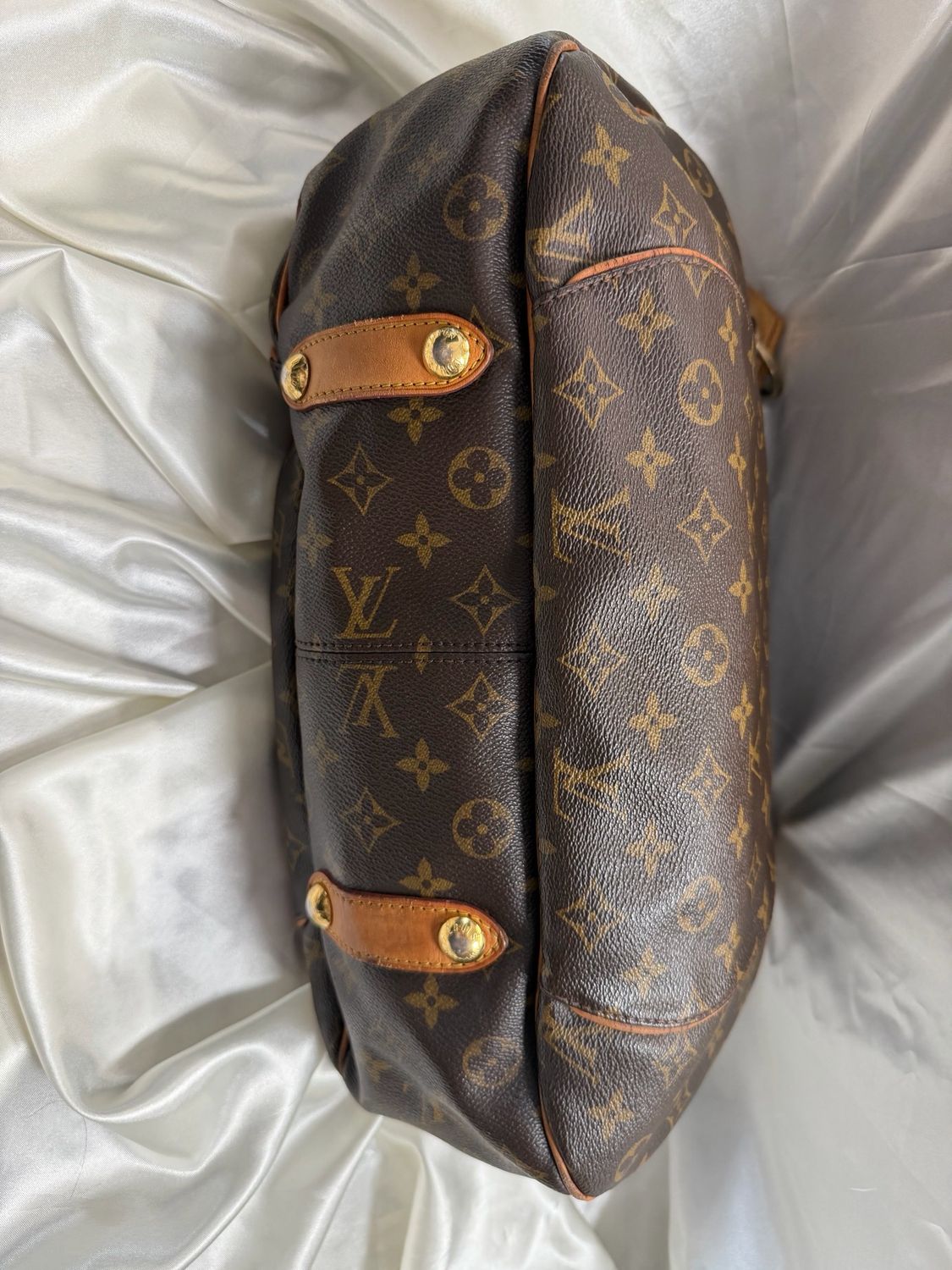 Louis Vuitton Galliera Pm Hobo Shoulder Bag