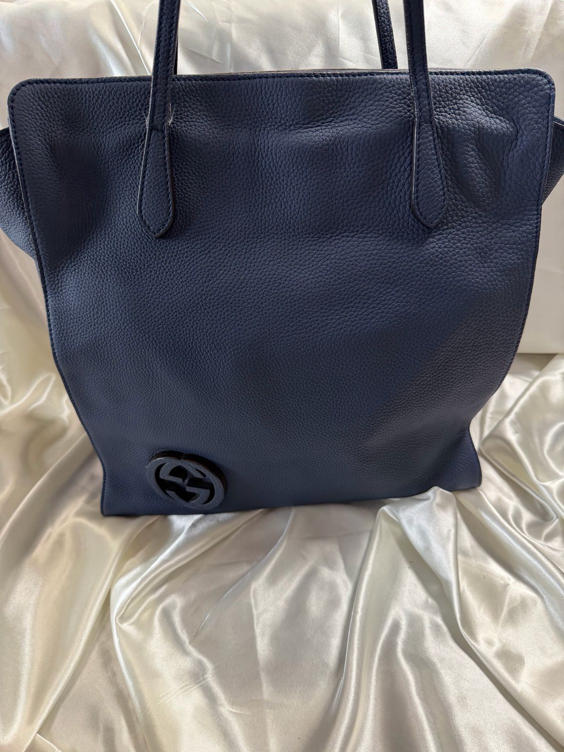 Gucci Pebbled Grainy Leather Swing Tote in Navy Blue