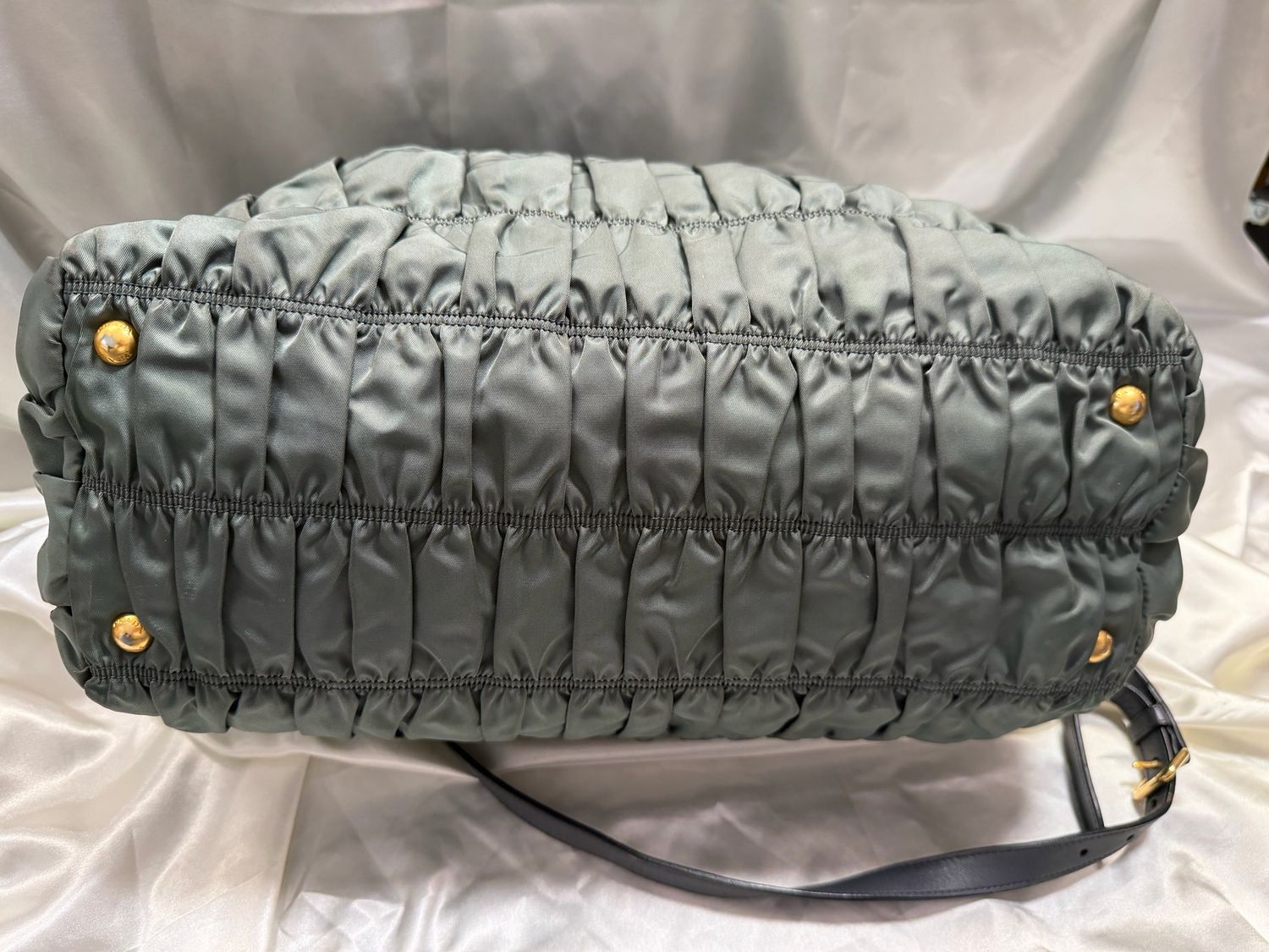 Prada Gaufre Nylon Tessuto Crossbody Sling