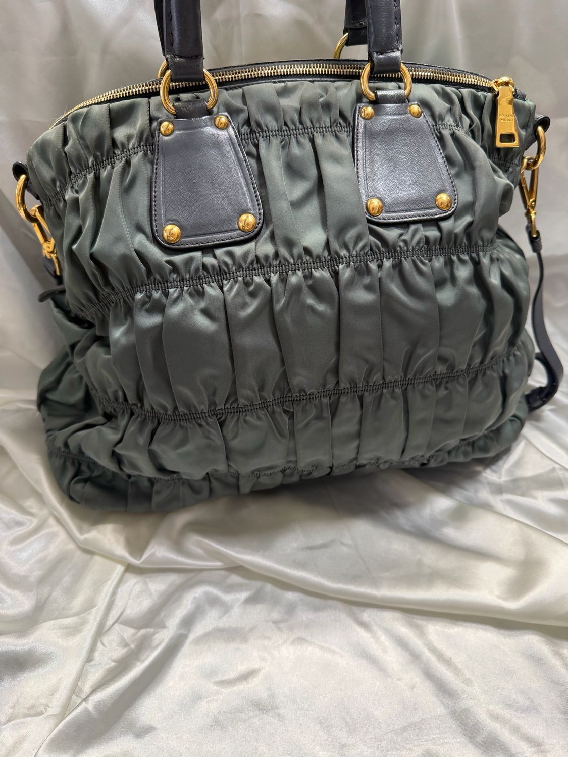 Prada Gaufre Nylon Tessuto Crossbody Sling