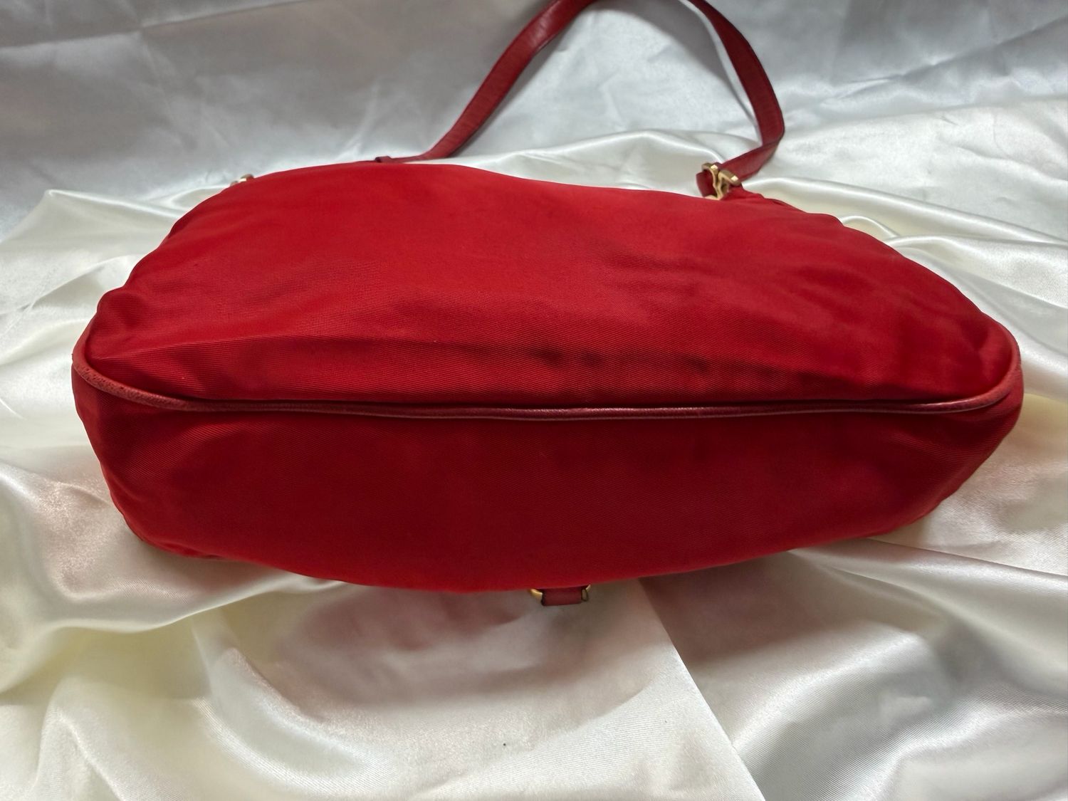 Prada Nylon Tessuto Pochette Hobo Shoulder Bag in Red