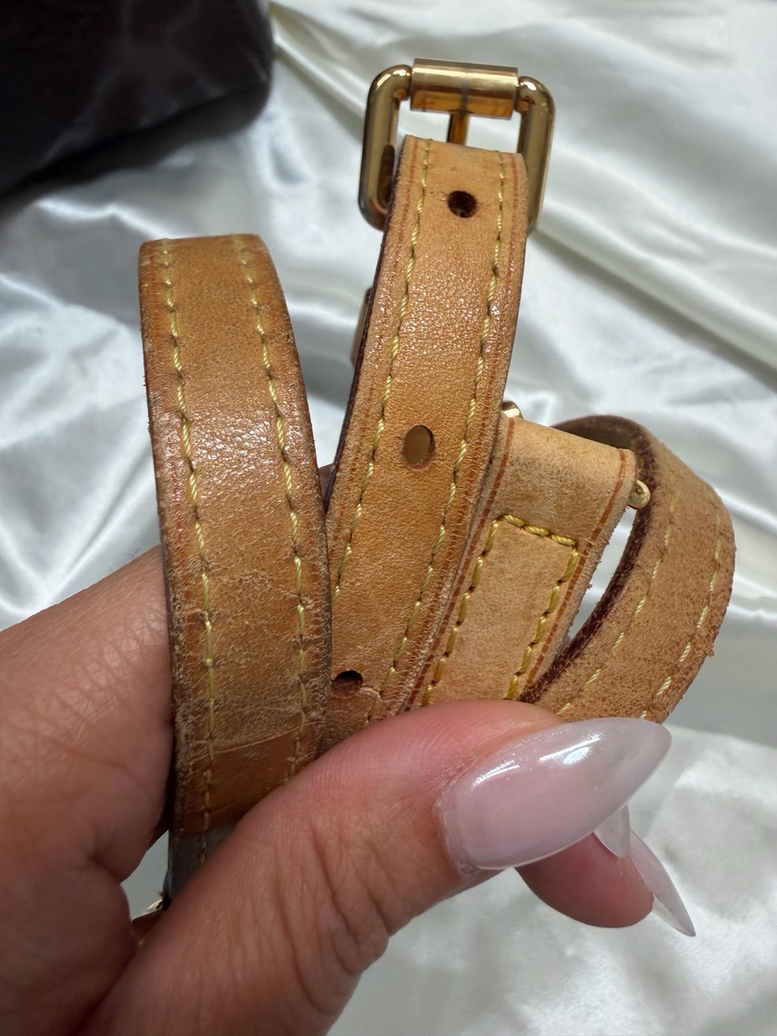 Louis Vuitton Brea Mm Amarante Shoulder 