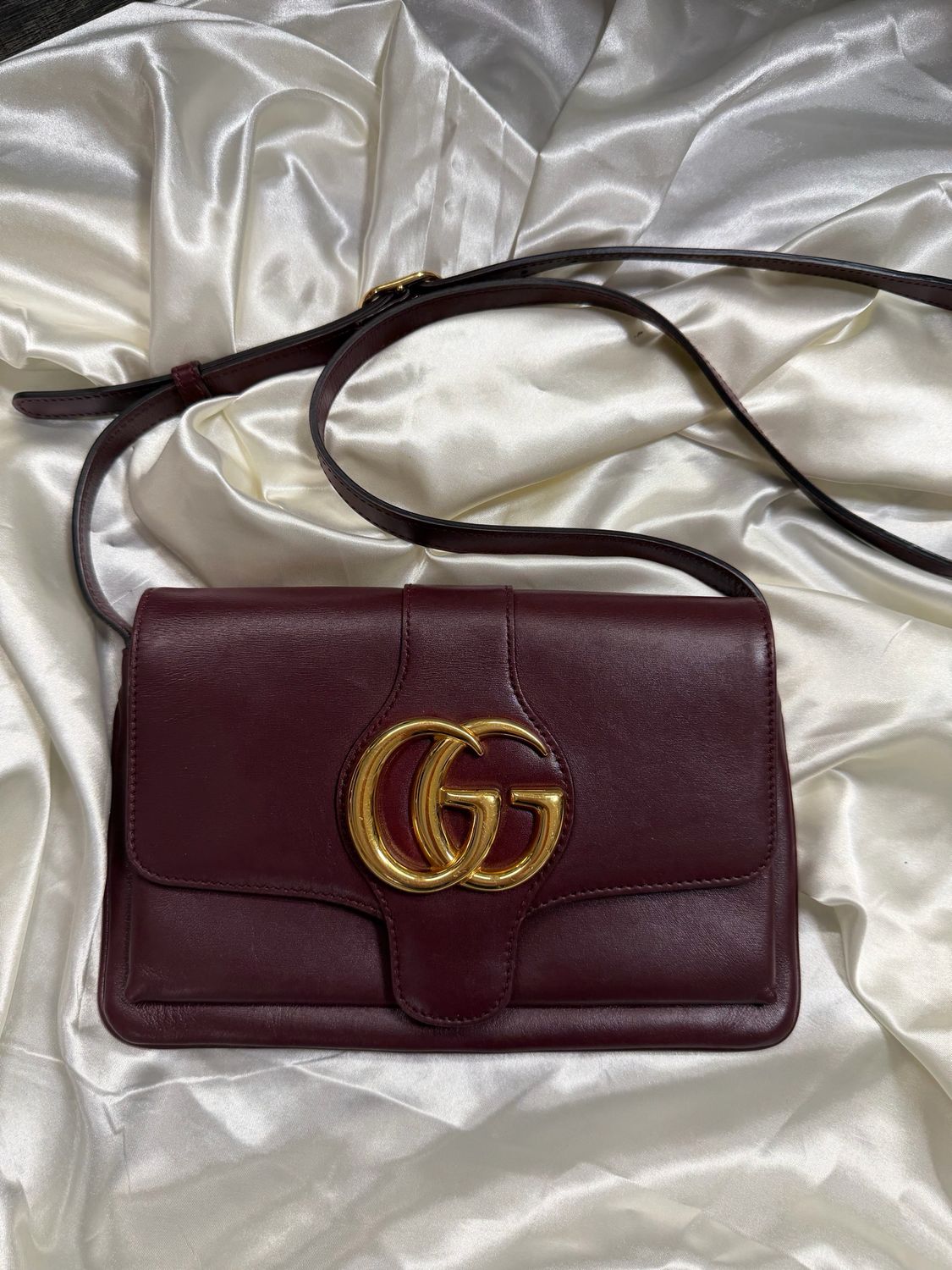 Gucci Marmont Arli Crossbody Flap in Maroon