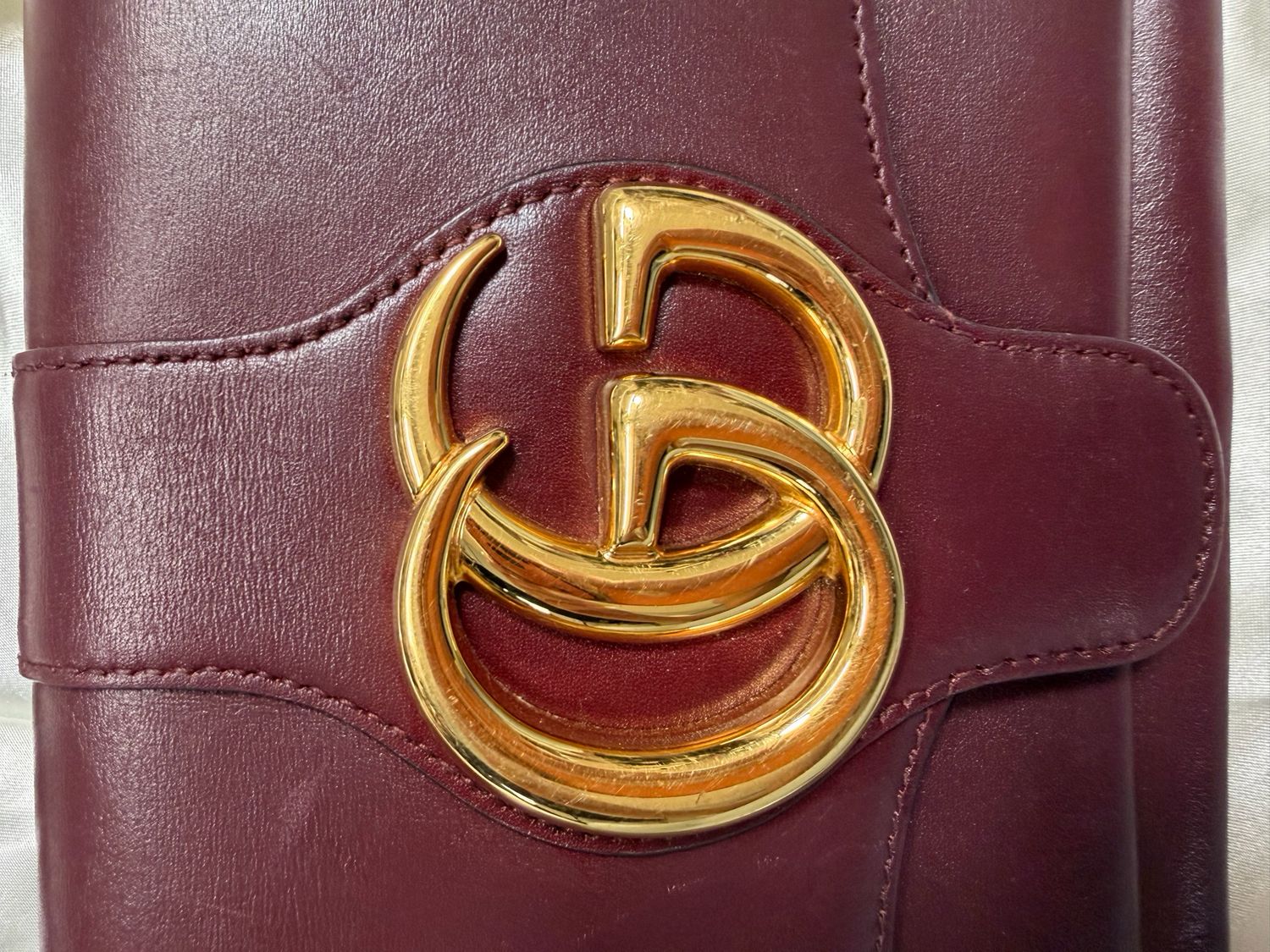 Gucci Marmont Arli Crossbody Flap in Maroon