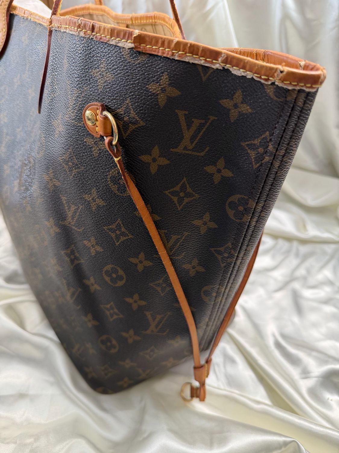 Louis Vuitton Monogram Neverfull Gm Tote