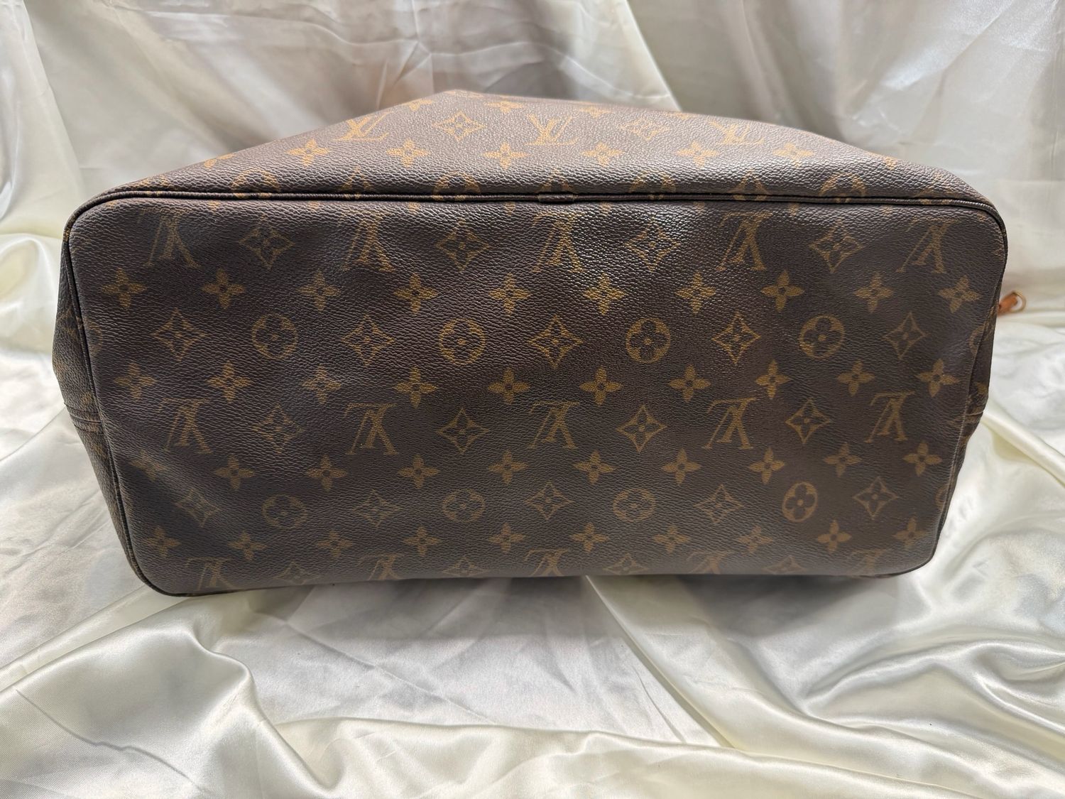 Louis Vuitton Monogram Neverfull Gm Tote