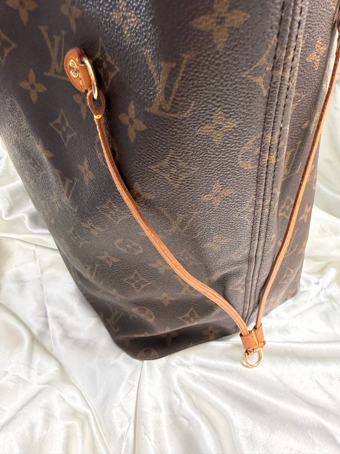 Louis Vuitton Monogram Neverfull Gm Tote