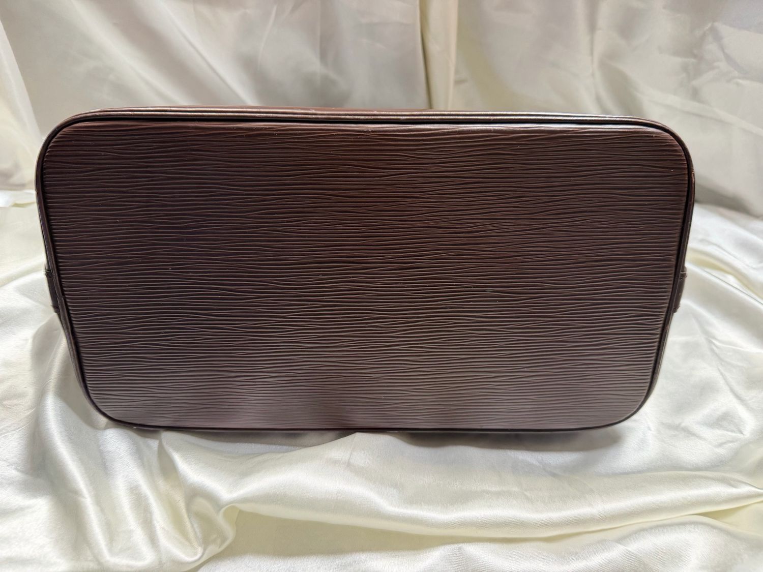 Louis Vuitton Alma Epi Pm Dome Satchel Top Handle in Brown