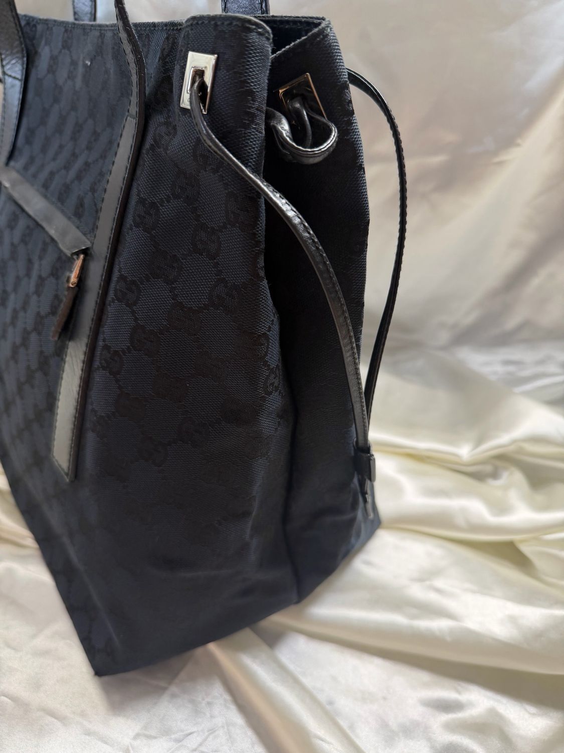 Gucci Mongram Canvas Denim Tote Front Zipper in Black