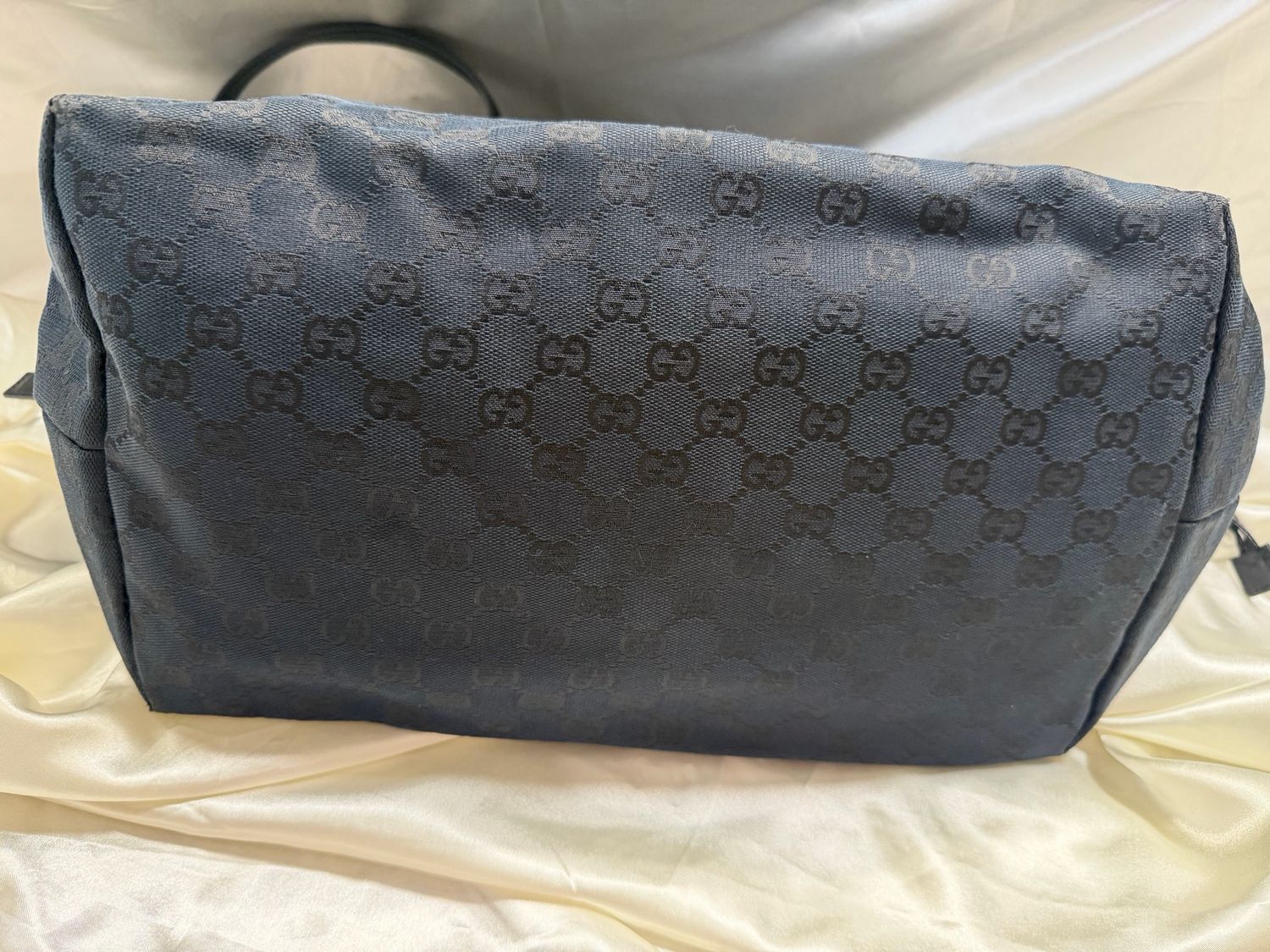 Gucci Mongram Canvas Denim Tote Front Zipper in Black
