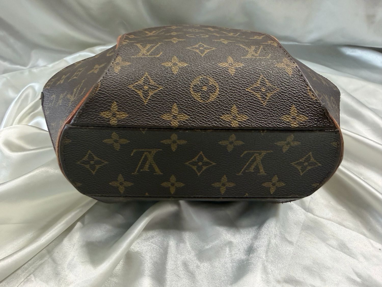Louis Vuitton Monogram Elipse Pm Tote