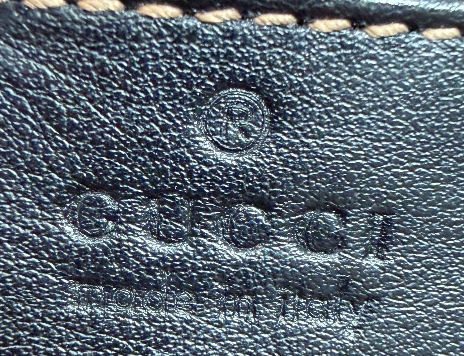 Gucci Marmont Matelasse Chevron Camera Bag Small in Black