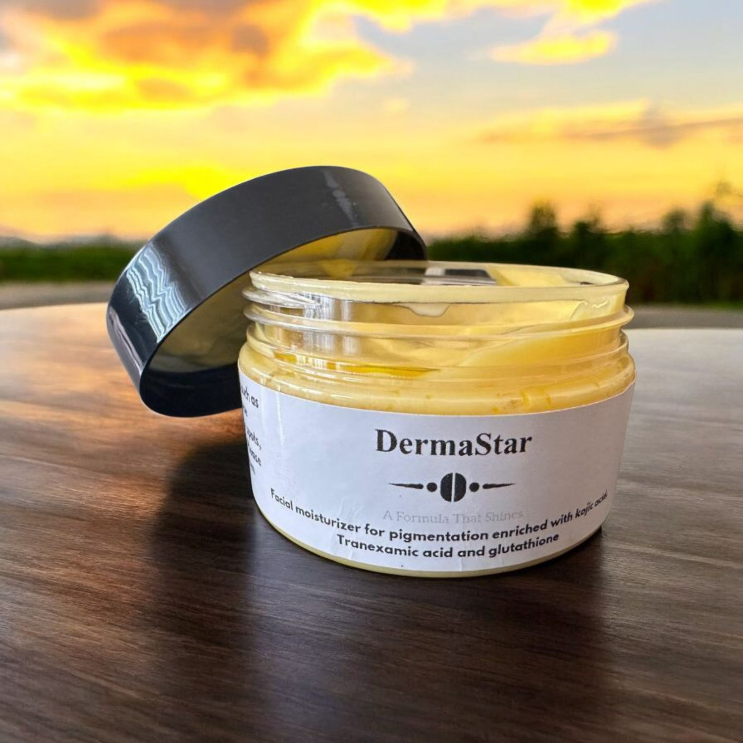 Facial Moisturizer enriched with Kojic acid, Glutathione and Tranexamic acid