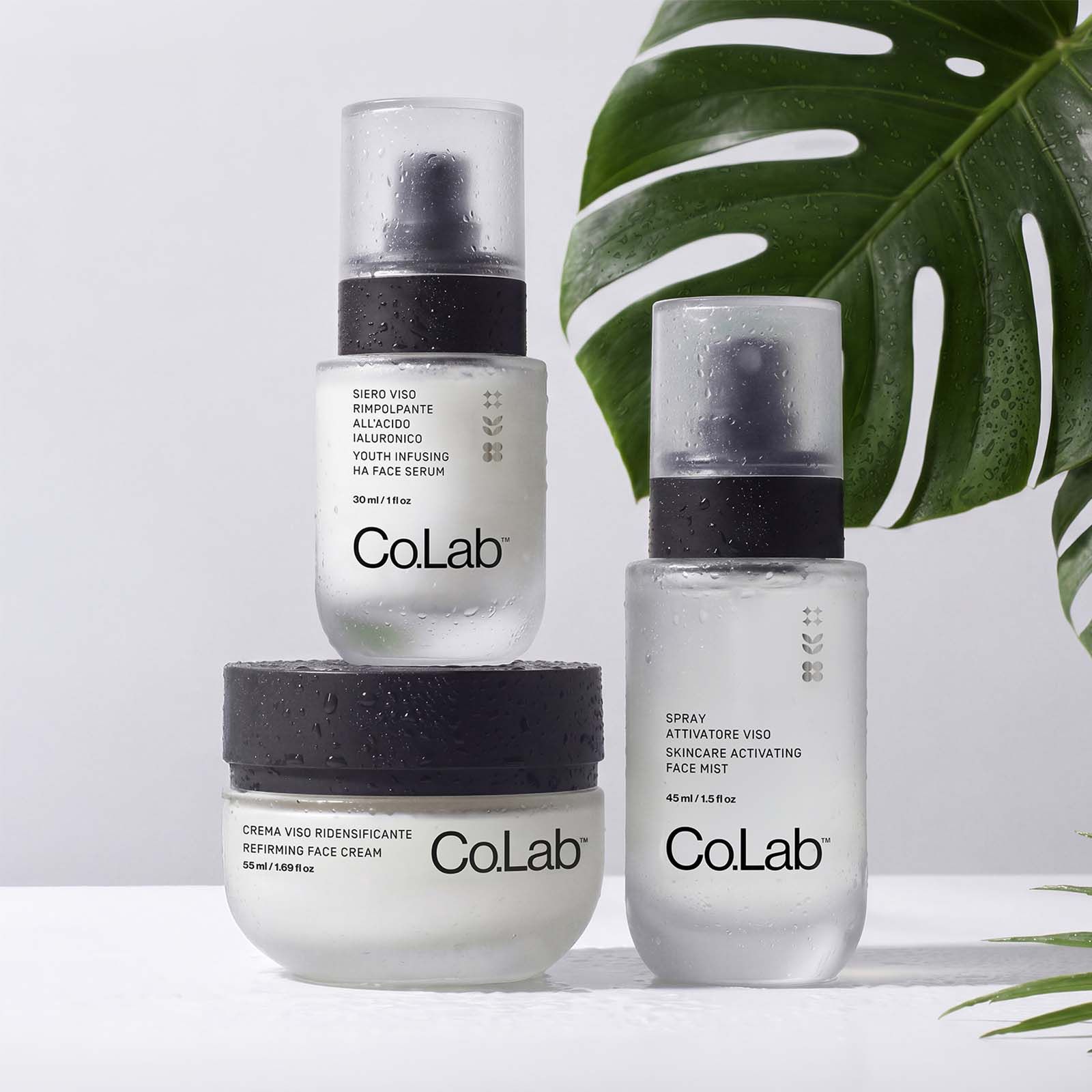 Sistemul Youth Infusing (Geantă de cosmetice GRATUITĂ)