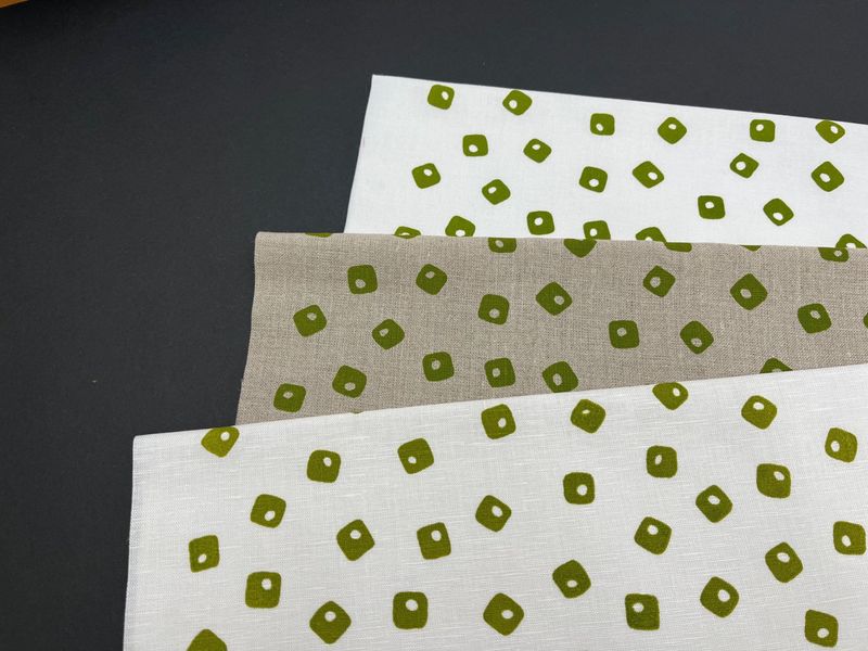 Apple Tiles