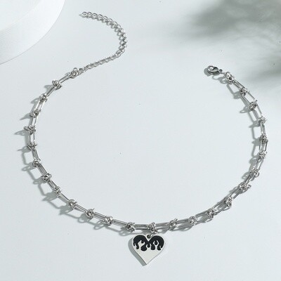 REBEL HEART - Necklace