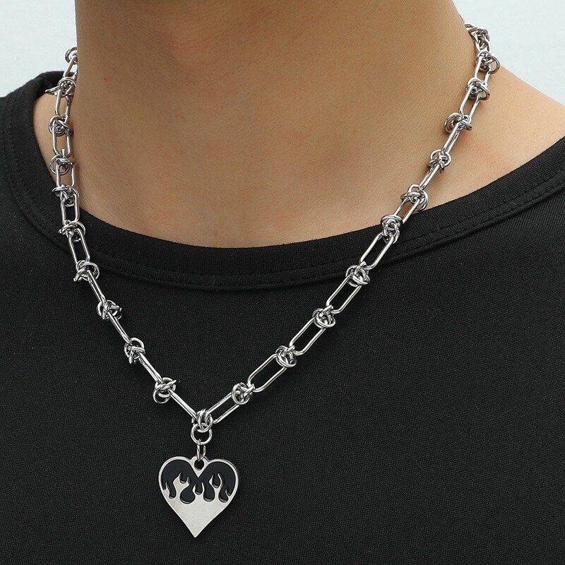 REBEL HEART - Necklace