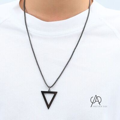 TRIANGLE BLACK - Necklace