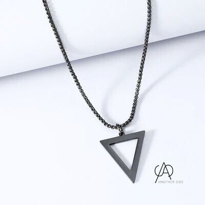 TRIANGLE BLACK - Necklace