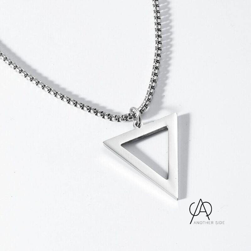 TRIANGLE SILVER - Necklace