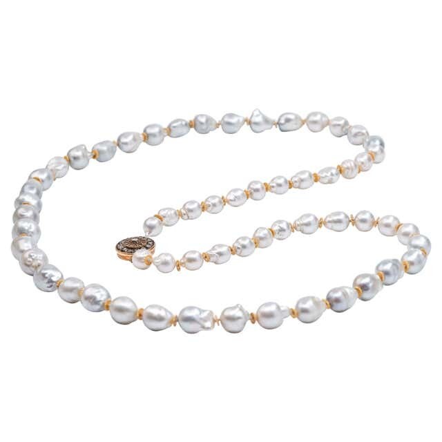 22 Karat Gold Rose Cut Diamond White Baroque South Sea Pearl Beaded Necklace