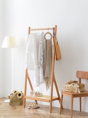 A064日式實木落地衣架 (wardrobe)