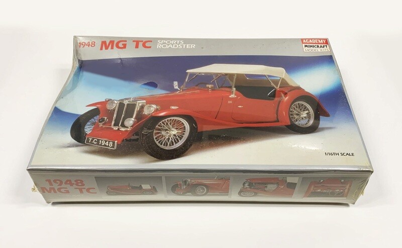 1948 MG TC Sports Roadster Plastic Model Kit
