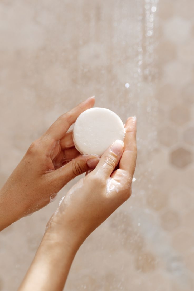 Repair, moisture &amp; shine. | Shampoing Solide
