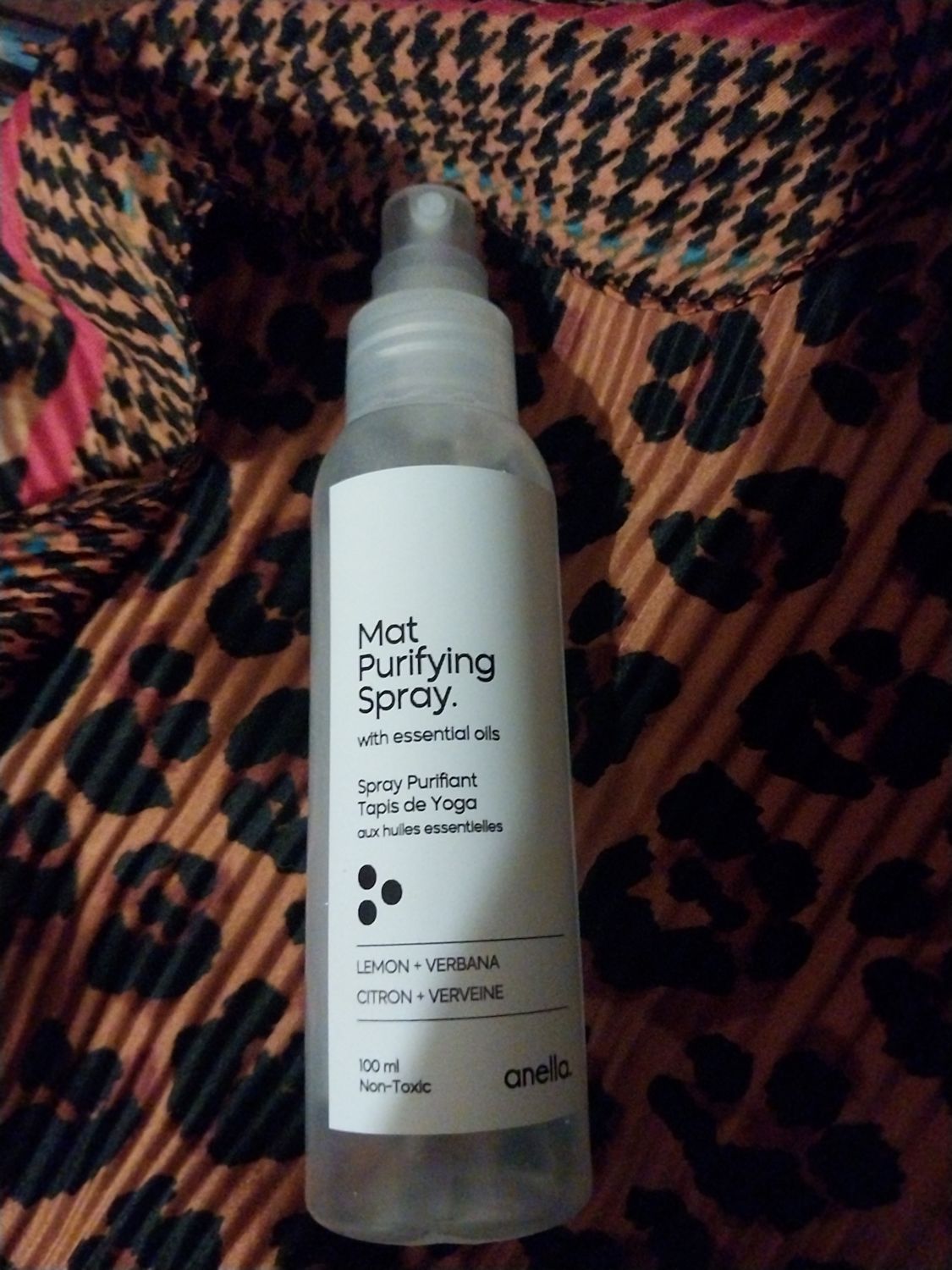 Mat purifying spray
