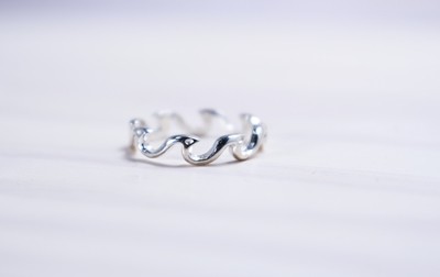 HUI HUI Waves Ring