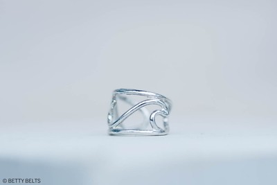 Betty Waves Ear Cuff