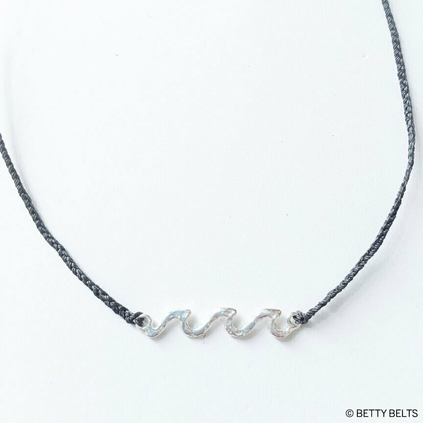 Hui Hui Wave Necklace