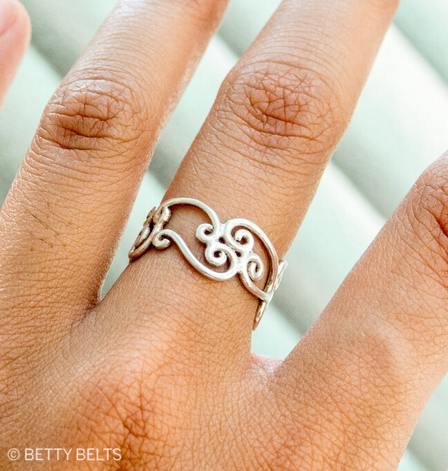 Victoria Waves Ring