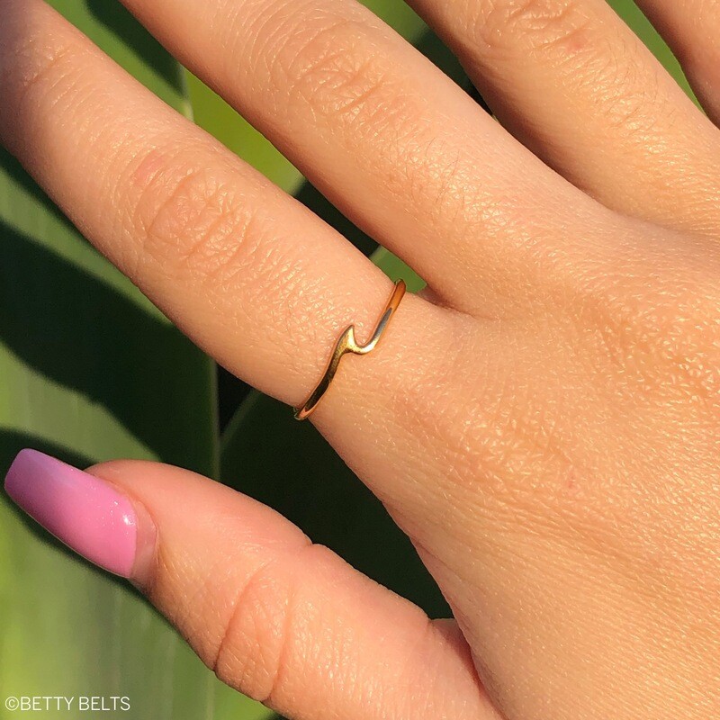 Betty Baby Wave Ring