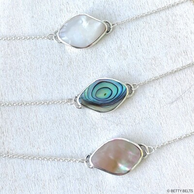 PEBBLE Necklace