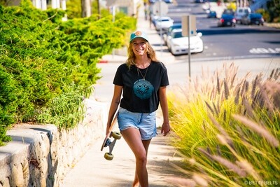 Cropped Betty Sunshine Tee