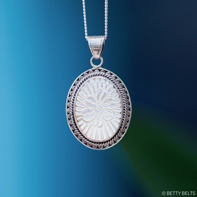 ☀️ Betty Sunshine Necklace ☀️