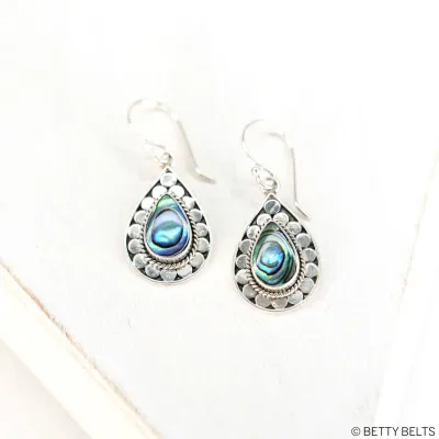 EVANNE Shell Earrings