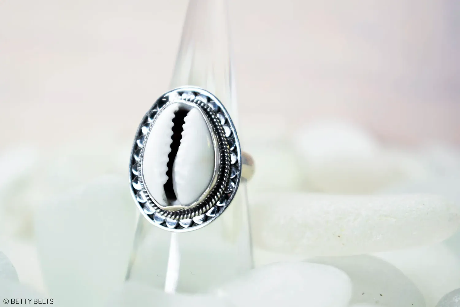 CAYDEN Cowrie Ring